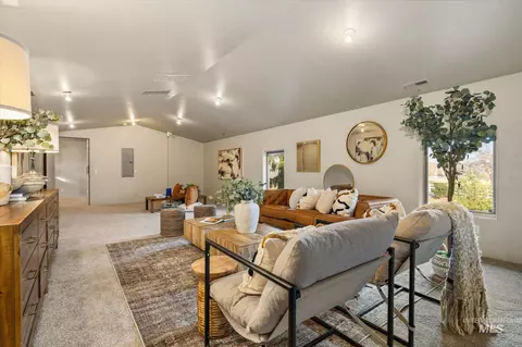 Living - 1400 N Razza Way, Eagle, ID 83616 photo 4 of 4