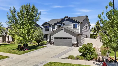 2550 E Snocreek Dr, Eagle, ID 83616