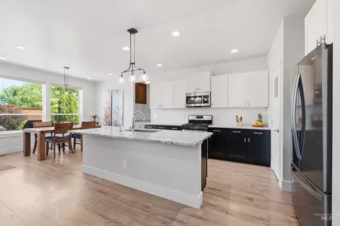 Kitchen - 2550 E Snocreek Dr, Eagle, ID 83616 photo 1 of 5