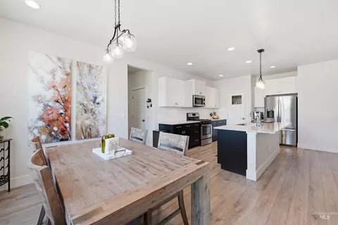 Dining - 2550 E Snocreek Dr, Eagle, ID 83616 photo 1 of 2