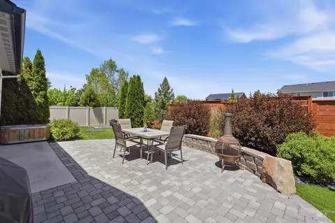 Exterior - 2550 E Snocreek Dr, Eagle, ID 83616 photo 3 of 7