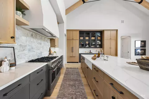 Kitchen - 5481 W Haughburn Dr, Eagle, ID 83616 photo 4 of 9