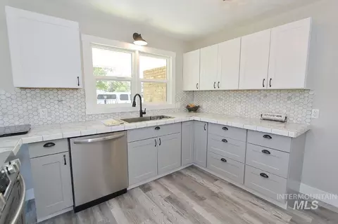 Kitchen - 520 E Logan, Caldwell, ID 83605 photo 1 of 2