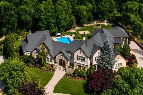 1450 E Covey Run Ct, Eagle, ID 83616