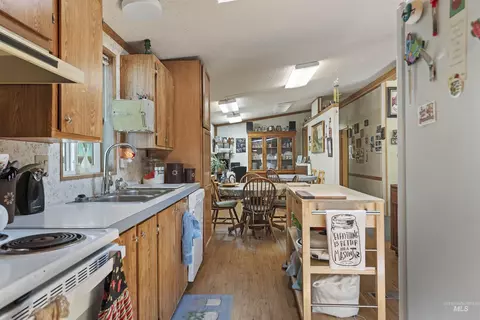 Kitchen - 8950 W Edgeview Ln, Eagle, ID 83616 photo 4 of 4