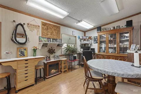 Dining - 8950 W Edgeview Ln, Eagle, ID 83616 photo 1 of 2