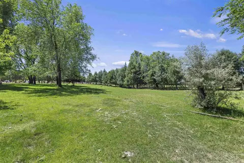 Exterior - 8950 W Edgeview Ln, Eagle, ID 83616 photo 12 of 12