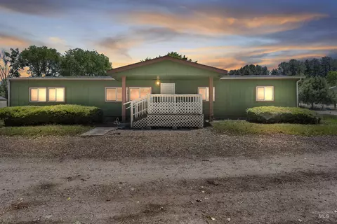 8950 W Edgeview Ln, Eagle, ID 83616