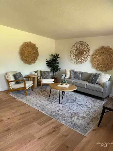 8605 W De Witt Ct, Boise, ID 83704