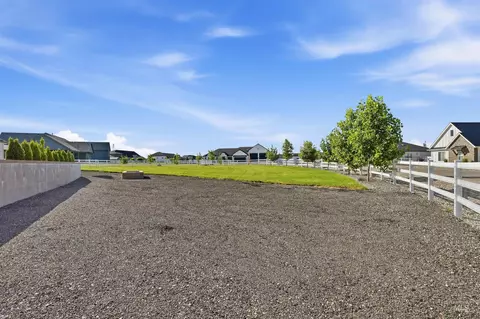 Exterior - 24466 Himark Way, Caldwell, ID 83607 photo 9 of 12