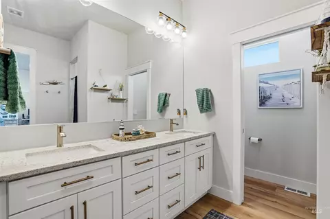 Bath - 24466 Himark Way, Caldwell, ID 83607 photo 1 of 4