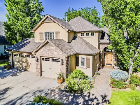 5490 N Beethoven Ave, Meridian, ID 83646