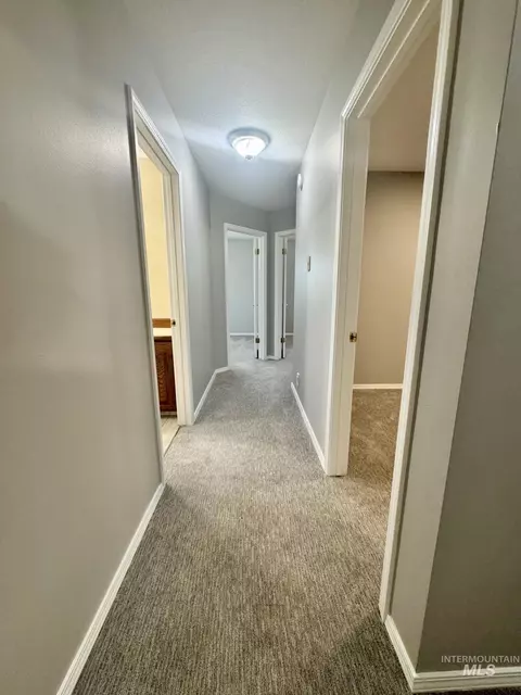 Entry Way - 2017 H St, Rupert, ID 83350 photo 5 of 6