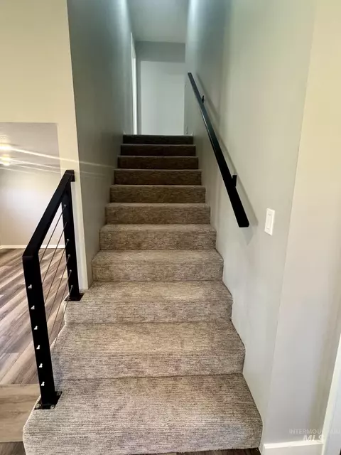 Entry Way - 2017 H St, Rupert, ID 83350 photo 4 of 6