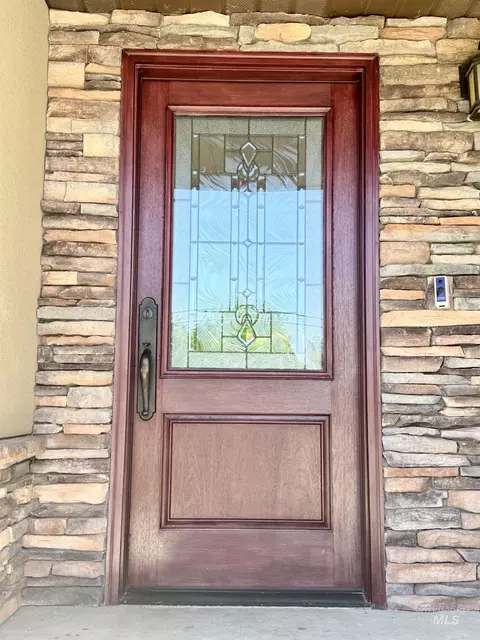 Entry Way - 2017 H St, Rupert, ID 83350 photo 1 of 6