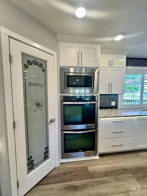 Kitchen - 2017 H St, Rupert, ID 83350 photo 2 of 6