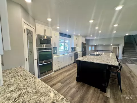 Kitchen - 2017 H St, Rupert, ID 83350 photo 1 of 6