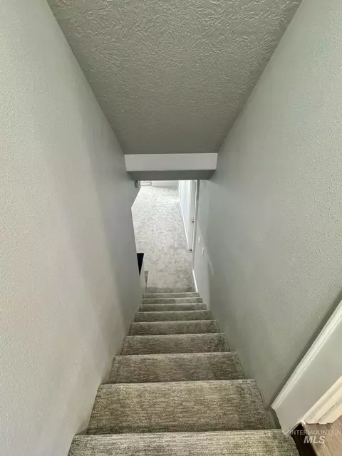 Entry Way - 2017 H St, Rupert, ID 83350 photo 6 of 6