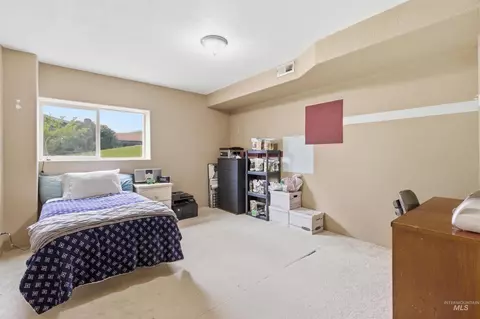 Bedroom - 483 E Valleyview Ave, Genesee, ID 83832 photo 6 of 8