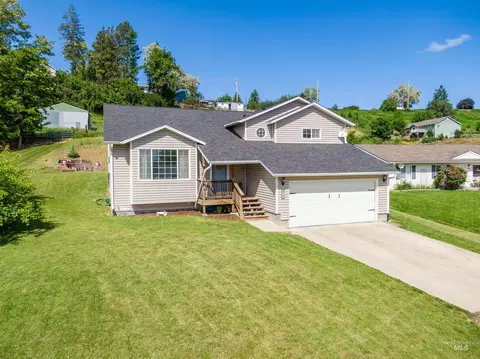483 E Valleyview Ave, Genesee, ID 83832