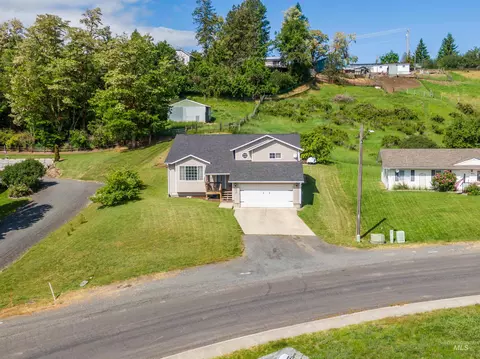 View/Area - 483 E Valleyview Ave, Genesee, ID 83832 photo 1 of 7