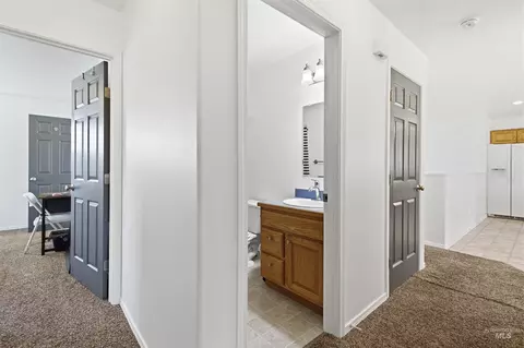 Entry Way - 483 E Valleyview Ave, Genesee, ID 83832 photo 4 of 5