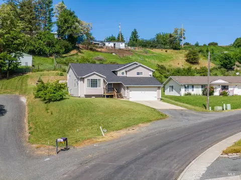 View/Area - 483 E Valleyview Ave, Genesee, ID 83832 photo 6 of 7