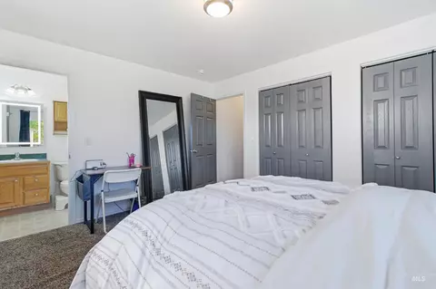 Bedroom - 483 E Valleyview Ave, Genesee, ID 83832 photo 5 of 8