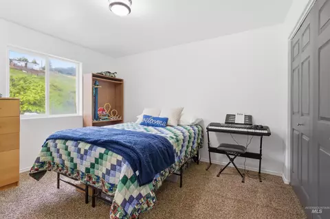 Bedroom - 483 E Valleyview Ave, Genesee, ID 83832 photo 1 of 8