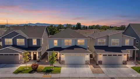 50 S Quincannon Ave, Star, ID 83669