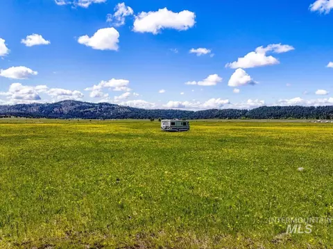 17 Gray Ln, Cascade, ID 83611 photo 2