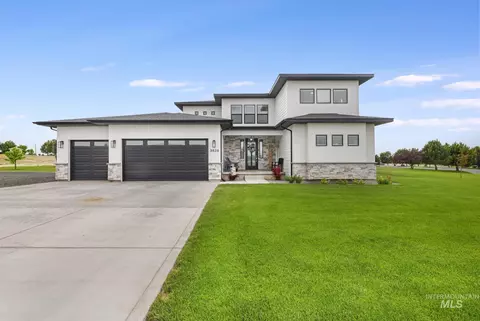3826 Susan Cir, Hansen, ID 83334