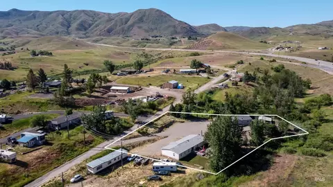 16 18 Fenton Ln, Horseshoe Bend, ID 83629