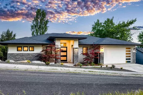 1879 E Ridgecrest Dr, Boise, ID 83712