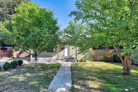 8002 W Holt St, Boise, ID 83704