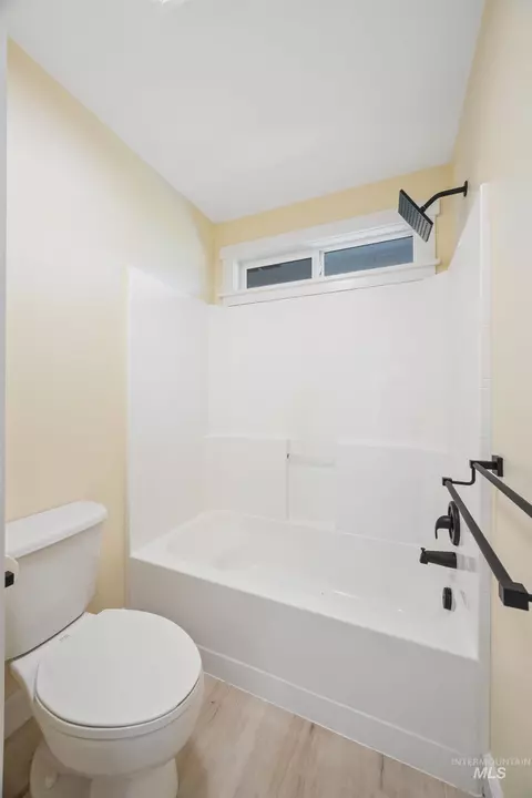 Bath - 1497 N Sunup Way, Eagle, ID 83616 photo 5 of 5