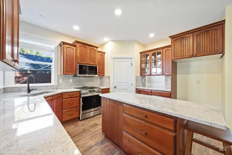Kitchen - 1497 N Sunup Way, Eagle, ID 83616 photo 2 of 2