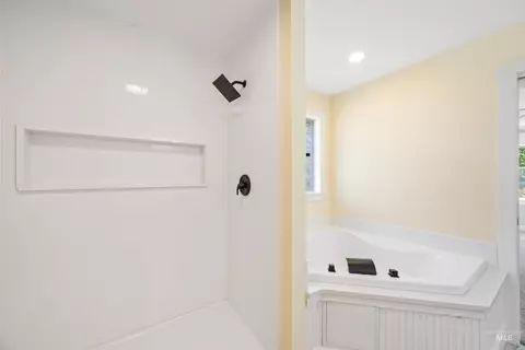 Bath - 1497 N Sunup Way, Eagle, ID 83616 photo 3 of 5