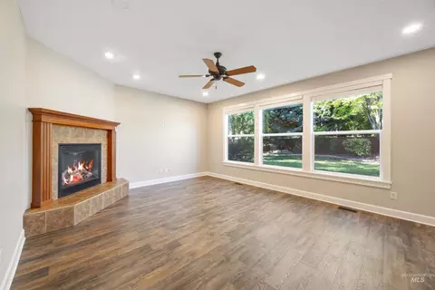 Living - 1497 N Sunup Way, Eagle, ID 83616 photo 1 of 1