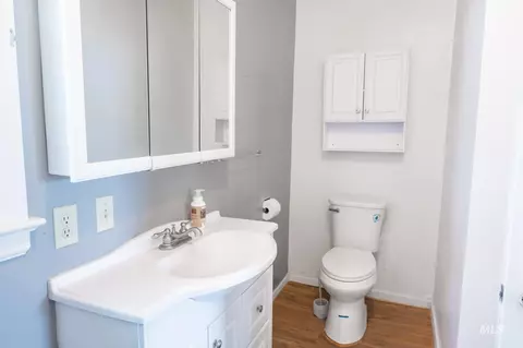 Bath - 2993 2nd St, Harper, OR 97906 photo 1 of 2