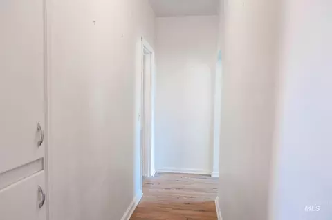 Entry Way - 2993 2nd St, Harper, OR 97906 photo 2 of 2