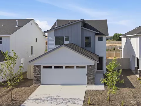 936 Thunderbolt St, Mountain Home, ID 83647