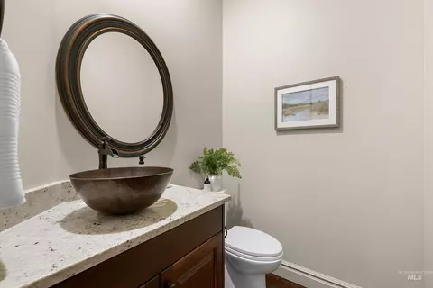 Bath - 1658 E Crowne Pointe Dr, Eagle, ID 83616 photo 3 of 5