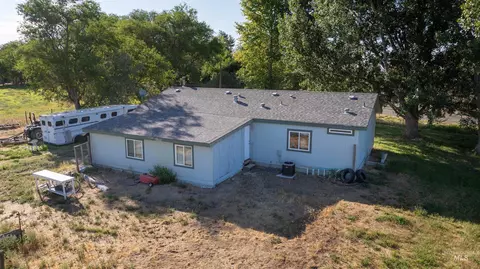 Exterior - 710 White Hawk Ln, Hagerman, ID 83332 photo 4 of 5