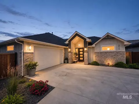 8416 W Meltwater Ln, Eagle, ID 83616