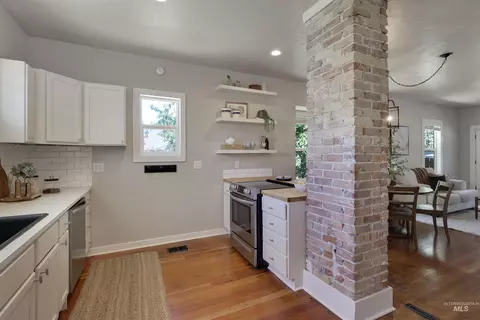 Kitchen - 409 E Ave C, Jerome, ID 83338 photo 3 of 4