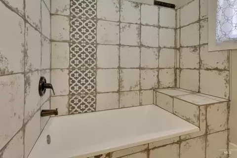 Bath - 409 E Ave C, Jerome, ID 83338 photo 2 of 2