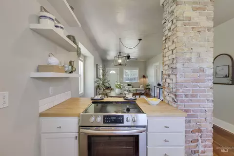 Kitchen - 409 E Ave C, Jerome, ID 83338 photo 4 of 4