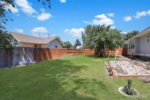 Exterior - 409 E Ave C, Jerome, ID 83338 photo 4 of 4