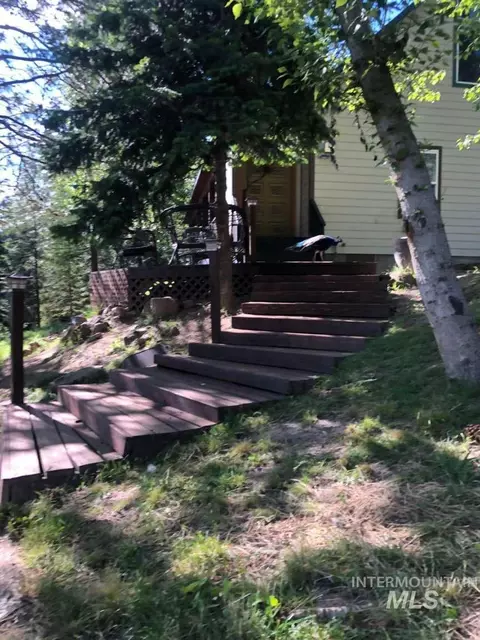 Exterior - 1021 NW Smokey Bear Ln, Kendrick, ID 83537 photo 2 of 26